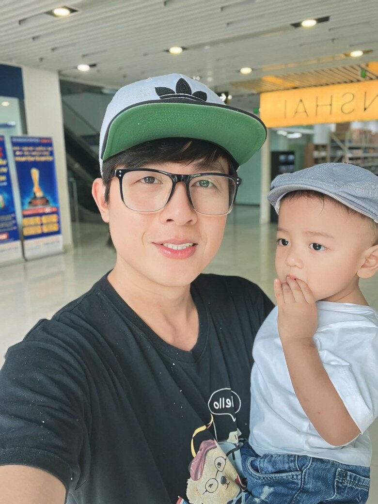 Diễn viên Hòa Hiệp khiến khán giả bất ngờ khi công khai lập gia đình và có con.