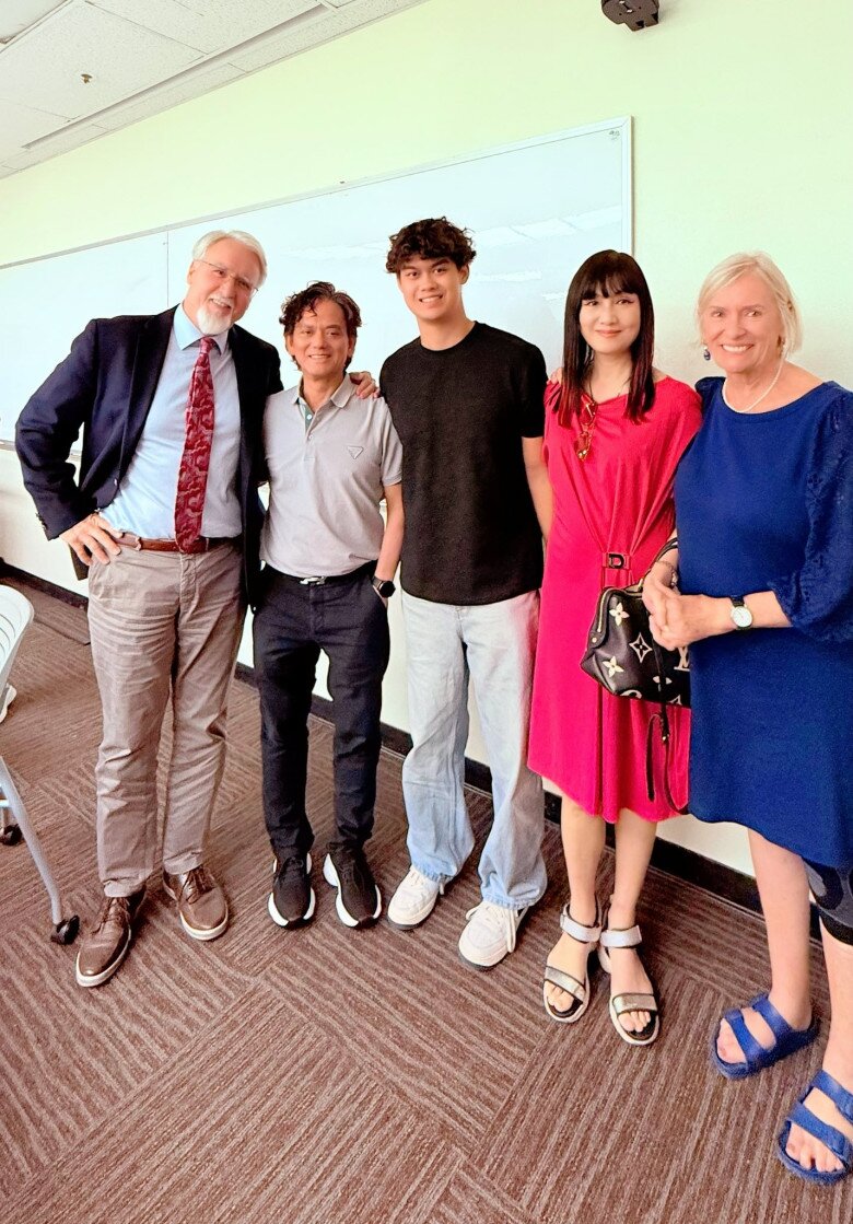 Hiện tại, con trai Hiền Mai đang học chuyên ngành Kinh tế tại Mỹ.