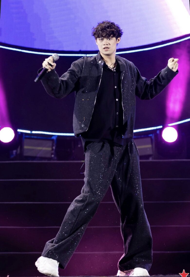 Quý tử của Hiền Mai thừa hưởng năng khiếu nghệ thuật từ mẹ “nữ hoàng ảnh lịch”.