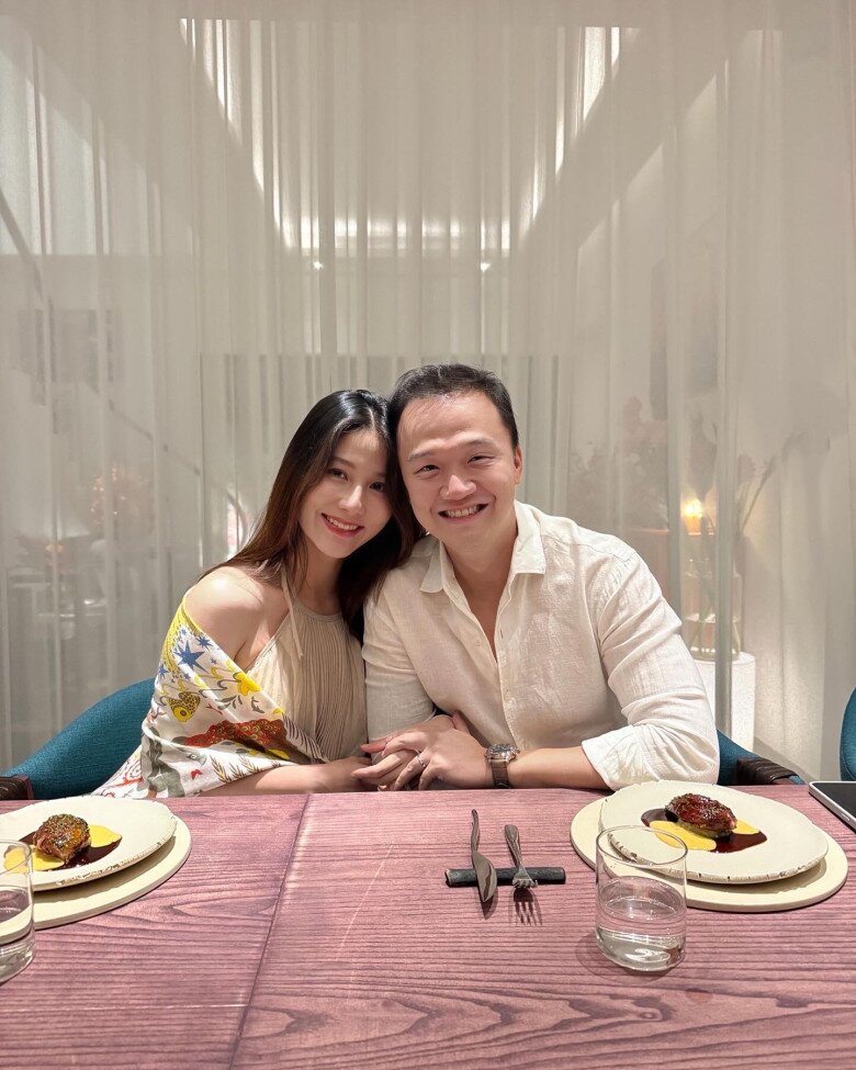 Doanh nhân Vinh Nguyễn luôn là chỗ dựa vững chắc giúp Diễm My 9X yên tâm trong hành trình lần đầu làm mẹ bỉm sữa.