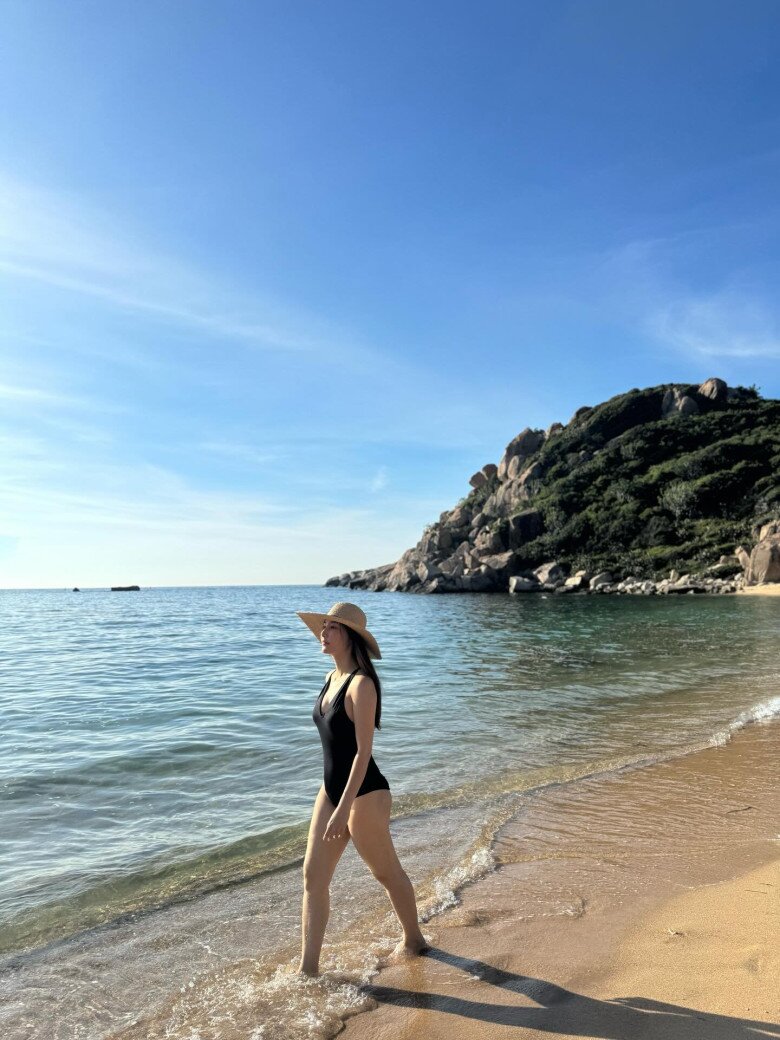 Diễm My 9X được khen ngợi ngày càng nhuận sắc sau khi hạ sinh quý tử đầu lòng.