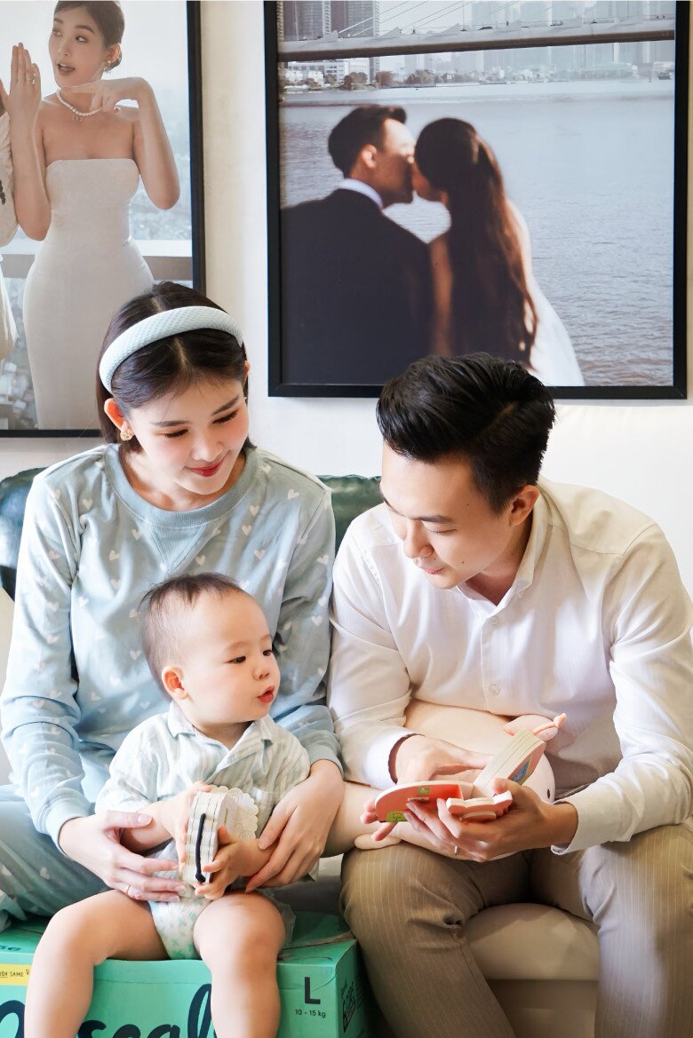 Vợ chồng Lê Âu Ngân Anh được khen nuôi con khéo.