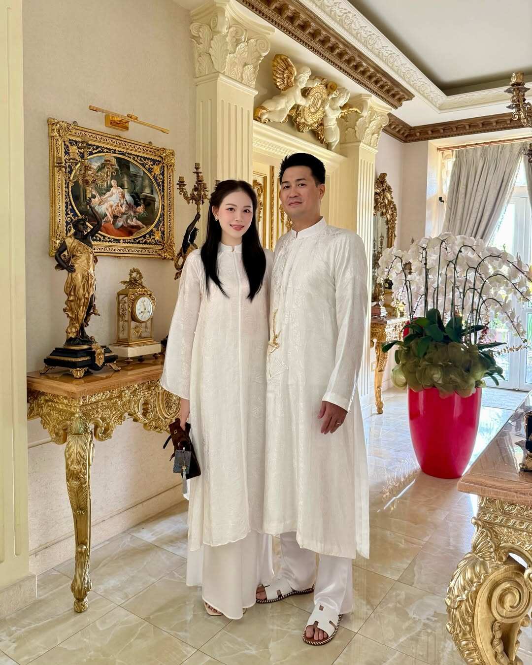 Linh Rin kết hôn với con trai tỷ phú Johnathan Hạnh Nguyễn, rời showbiz về làm dâu hào môn.