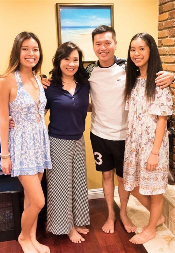 Quang Minh và Hồng Đào có 2 người con gái chung, hiện đều đã trưởng thành.