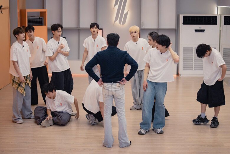 Luật thi đấu của Công diễn 4 khiếm thầy trò Soobin “căng não”.