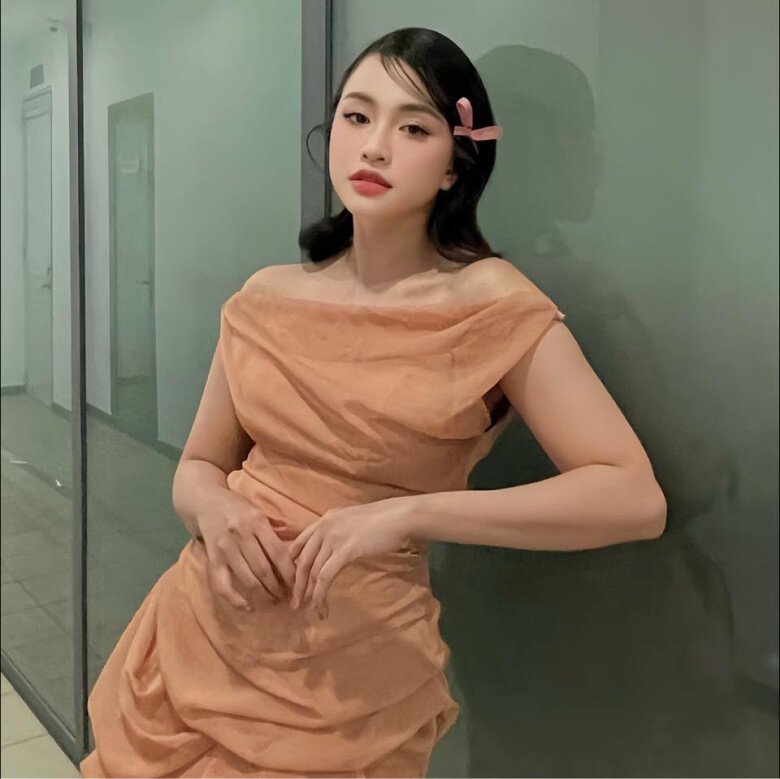 Nữ diễn viên trải qua nhiều khó khăn, may mắn giữ được mình trước những cám dỗ.