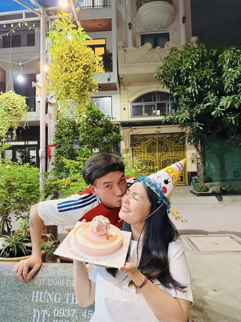 Lê Nga là hậu phương vững chắc để Phạm Trưởng thoải mái làm việc.