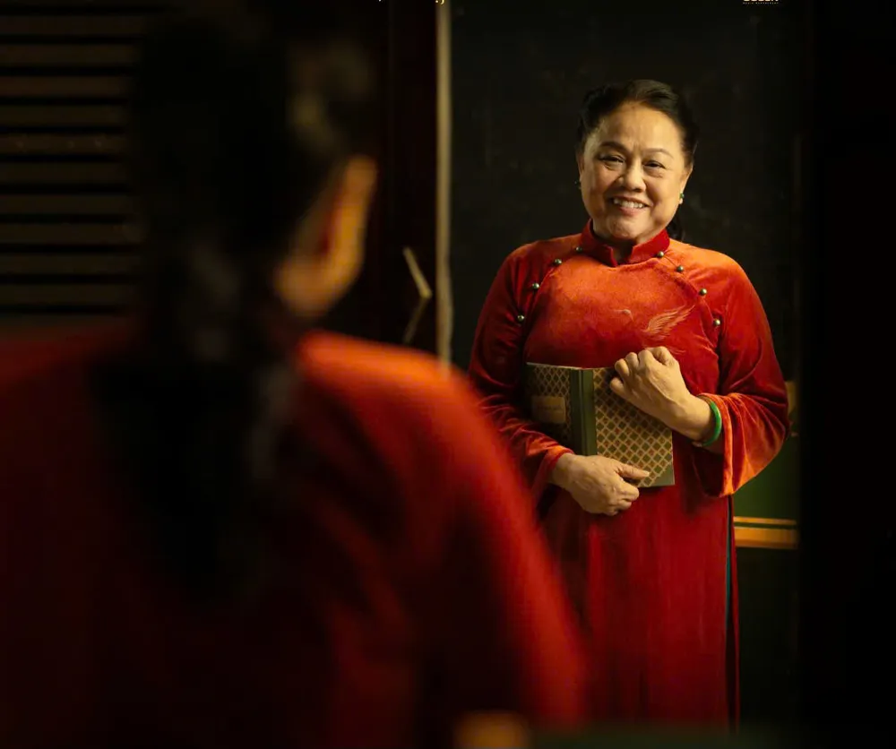 Ái Như - nữ nghệ sĩ gạo cội lần đầu đóng điện ảnh ở tuổi 65.