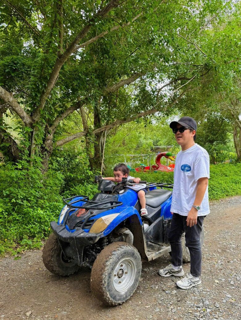 Con trai của vợ chồng Nhã Phương cũng rất dạn dĩ và thông minh, giống hệt mẹ.