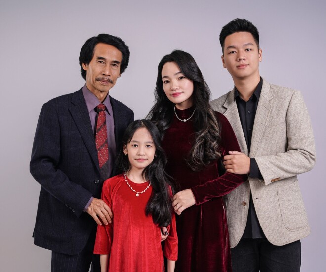 NSƯT Phú Đôn có cuộc sống hạnh phúc bên bà xã kém 25 tuổi.