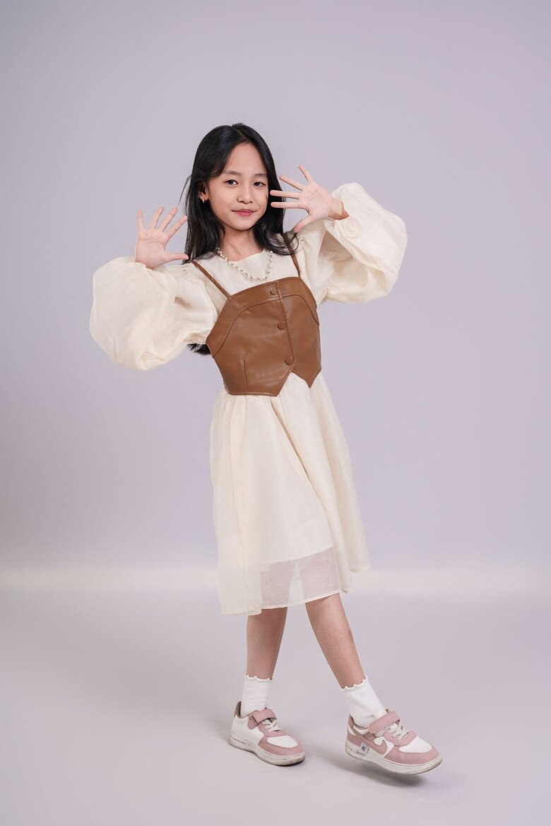 Ái nữ xinh xắn, góp nhặt nhiều nét đẹp của vợ chồng NSƯT Phú Đôn.