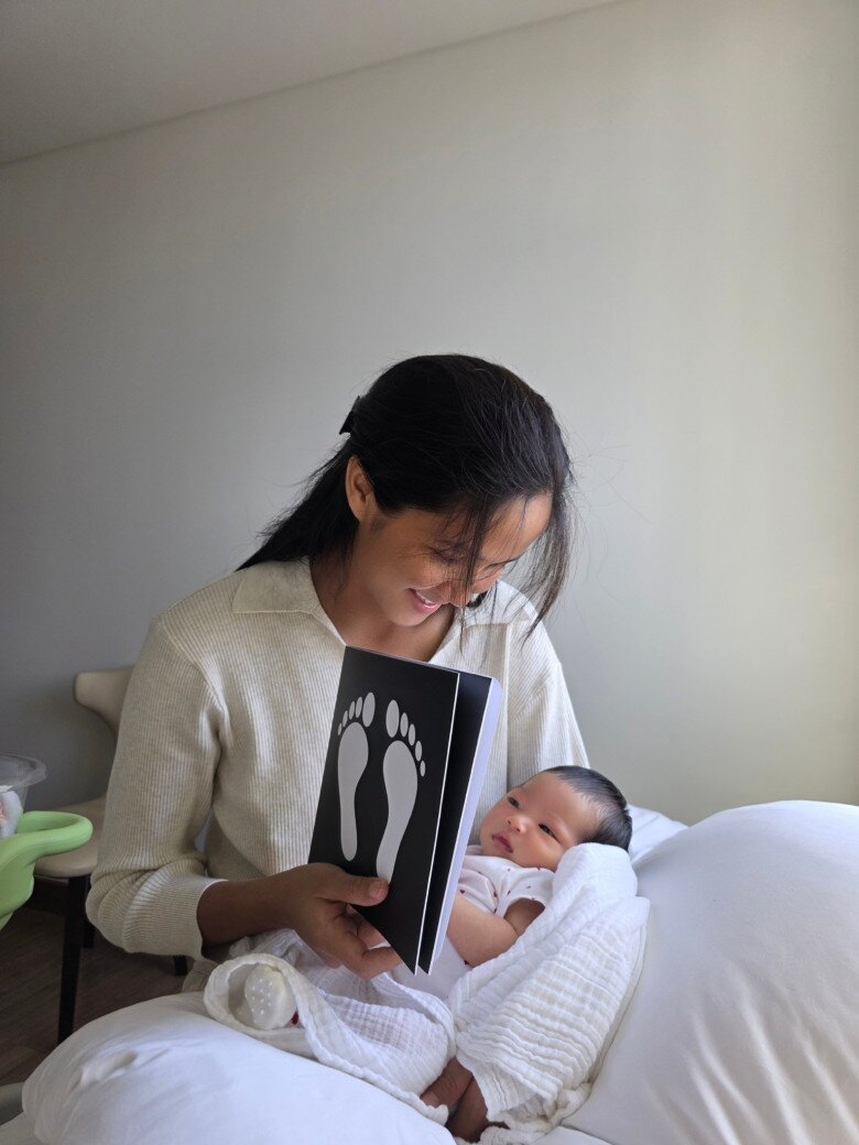 Nàng hậu phải thay đổi nhiều thói quen sinh hoạt vì con gái.