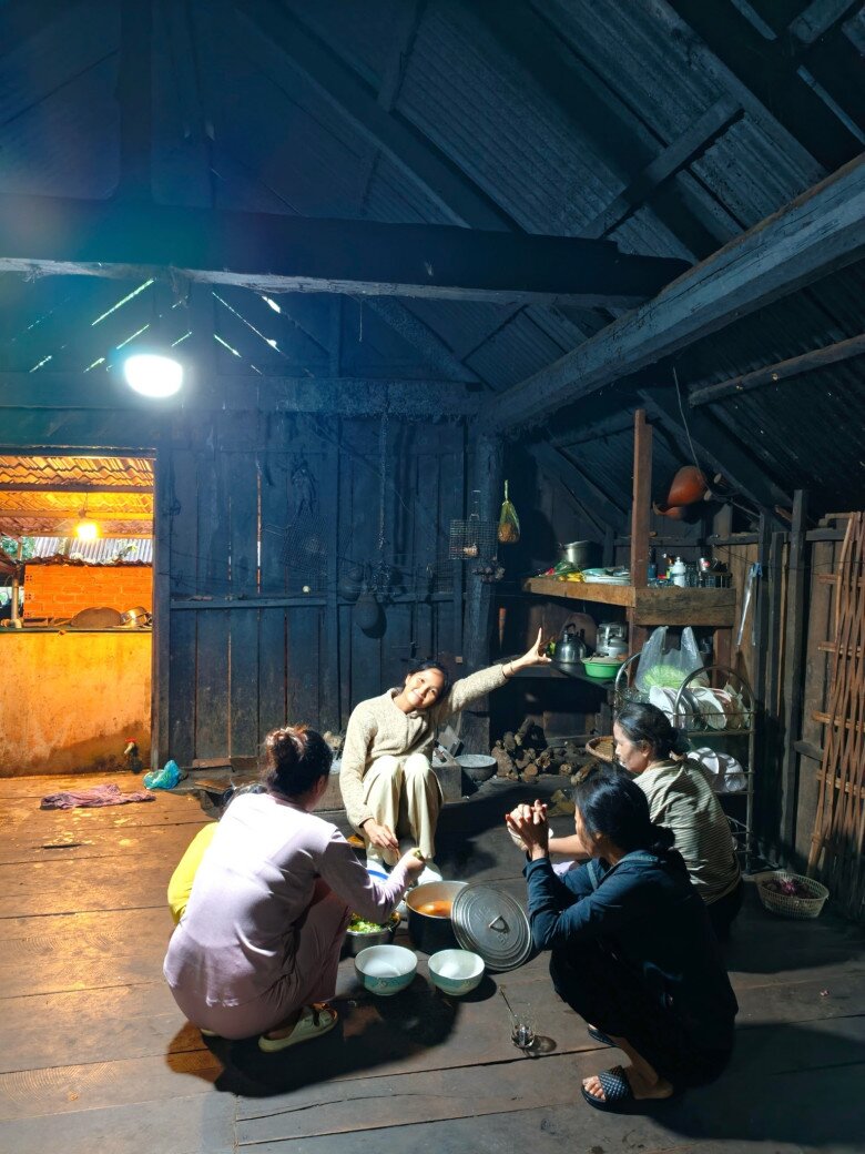 Gia đình của Hoa hậu H’Hen Niê để lại ấn tượng trong lòng khán giả bởi sự mộc mạc và bình dị.