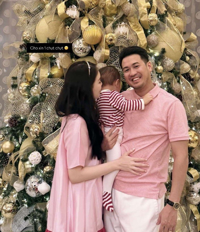 Cặp đôi giấu kín hình ảnh về con gái đầu lòng.