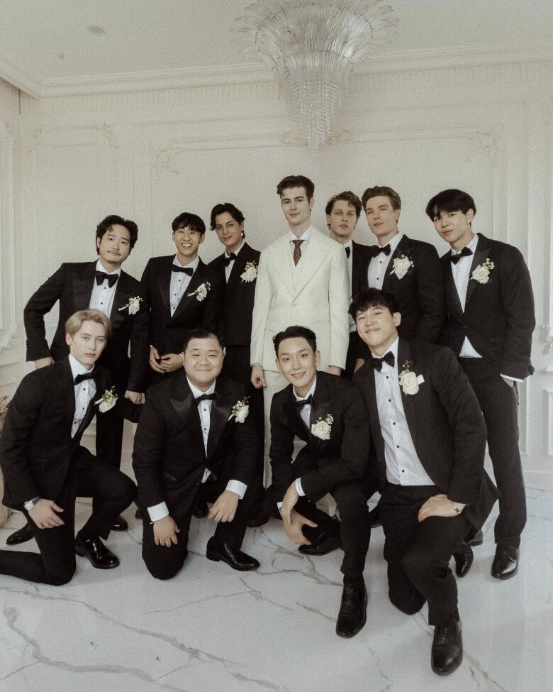 Dàn phù rể toàn “cực phẩm” của Ruslan Mamlay trong đám cưới.