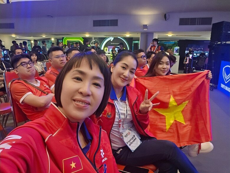 Khánh Thi hiện tại đang là Phó Chủ tịch của Hội Thể thao Điện tử và Giải trí Việt Nam.