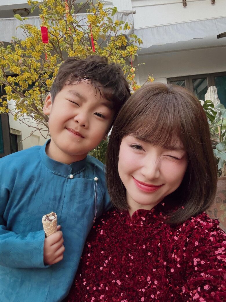 Con trai 6 tuổi của Hòa Minzy.