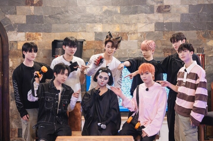 Các tân binh thoải mái, lấy lại năng lượng sau Công diễn 4 đầy gian nan.