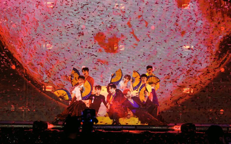 Thầy trò Soobin Hoàng Sơn sử dụng chất liệu âm nhạc truyền thống kết hợp với sự giao thoa hiện đại.