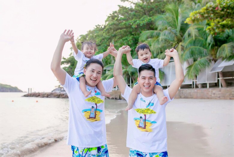 Cách nuôi dạy con của Thanh Đoàn và Hà Trí Quang được khen ngợi.