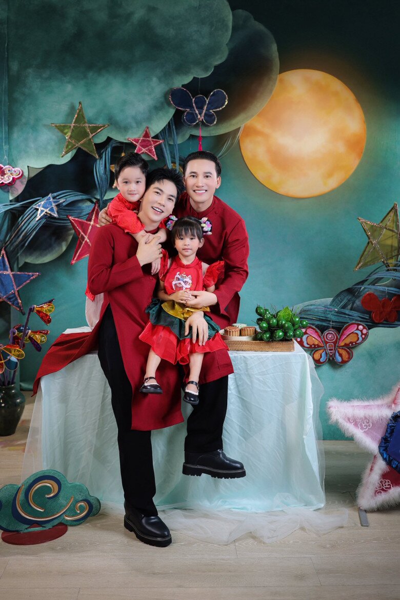 Thanh Đoàn và Hà Trí Quang được khen nuôi dạy con khéo léo.