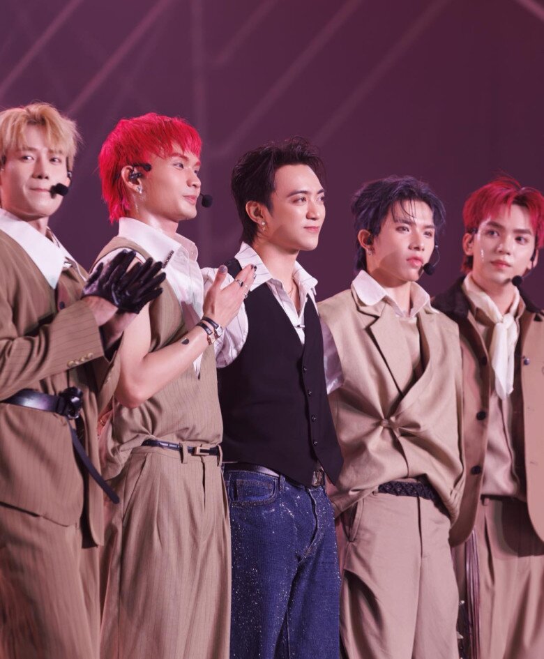 Thầy trò Soobin gặp khó khăn khi đối đầu với nhóm nhạc quốc tế trong tình trạng thiếu nhân sự.