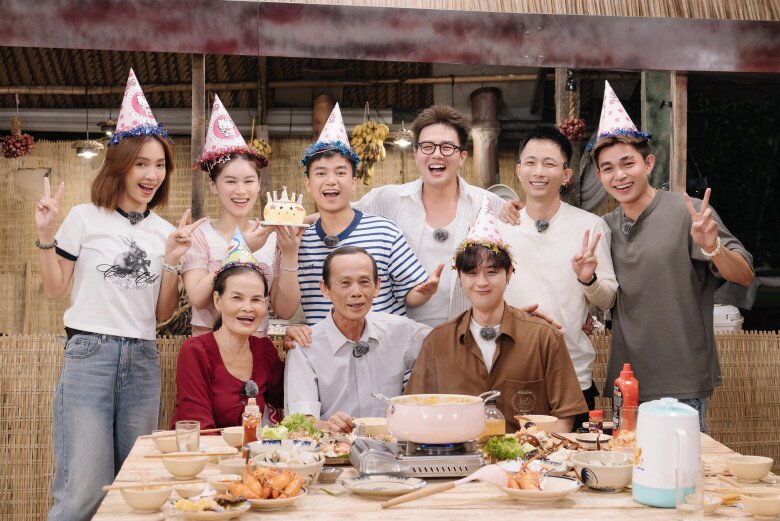TV Show nổi bật trong năm 2025: amp;#34;Vũ trụamp;#34; Say Hi khẳng định vị thế, Running Man tái xuất và sự amp;#34;chữa lànhamp;#34; của Gia đình HaHa - 14