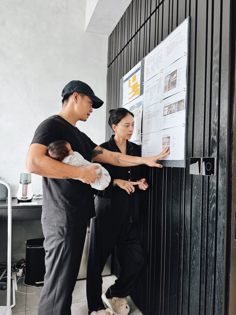 Vợ chồng Ngô Thanh Vân thay đổi cuộc sống khi đón ái nữ đầu lòng.