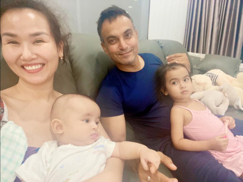 2 con mang dòng máu lai Việt - Ấn cực đáng yêu của Võ Hạ Trâm.