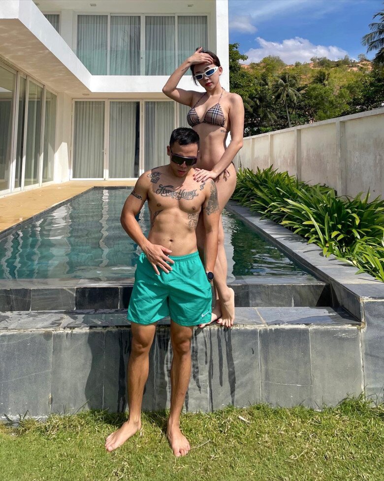 2 mỹ nhân 8x là học bá đỗ 3 trường đại học người kết hôn với chồng ấn độ người sở hữu body nóng bỏng tay - 9