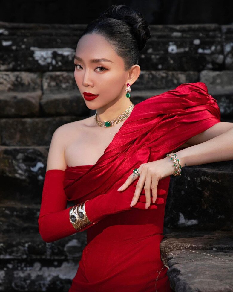 2 mỹ nhân 8x là học bá đỗ 3 trường đại học người kết hôn với chồng ấn độ người sở hữu body nóng bỏng tay - 7