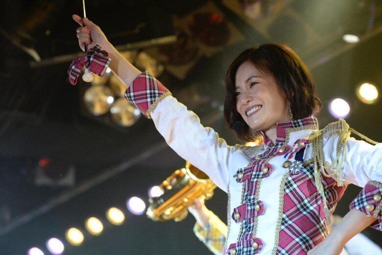 Tsukamoto Mariko trở thành idol khi đã gần 40 tuổi.