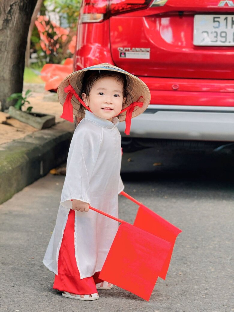 Kỳ Kỳ được nhận xét là bản sao của bố Châu Khải Phong.