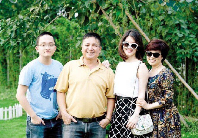 Cặp đôi Chí Trung - Ngọc Huyền có 2 con hiện đều trưởng thành.