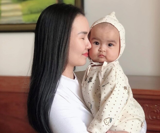 Con gái lai Ấn của Võ Hạ Trâm tên Moon, sinh năm 2021.