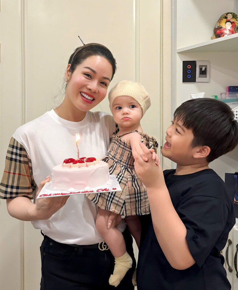 Quý tử của Nhật Kim Anh háo hức khi trở thành anh trai.