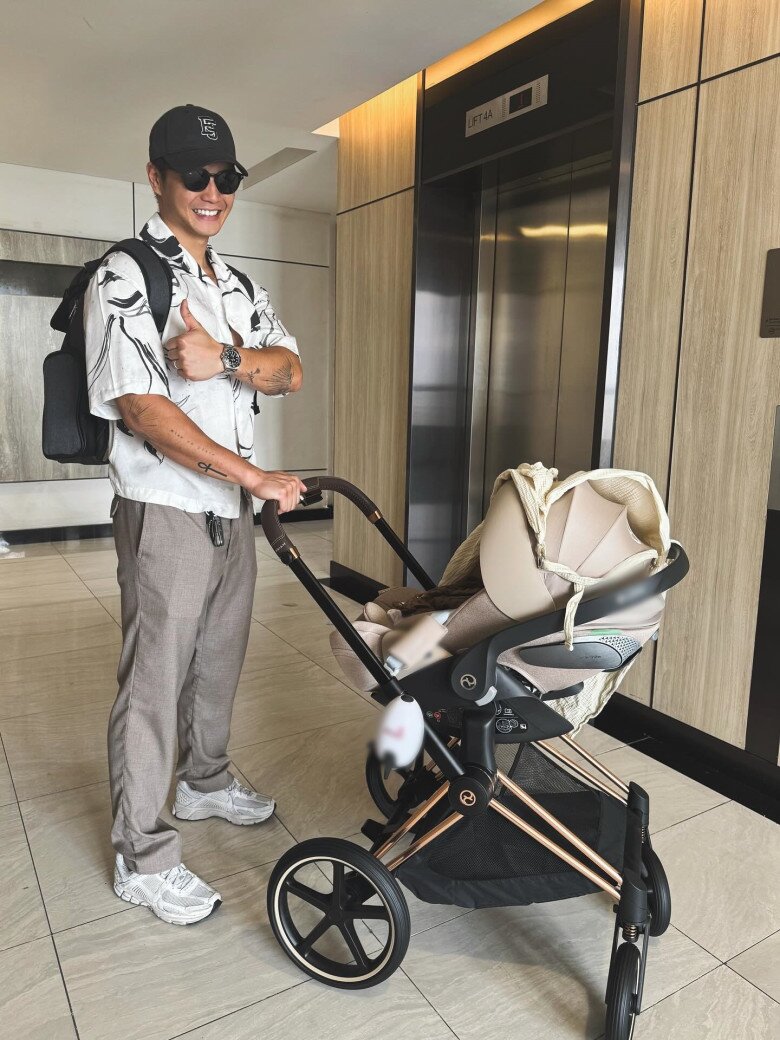 Huy Trần xuống sắc sau khi thức đêm trông con.