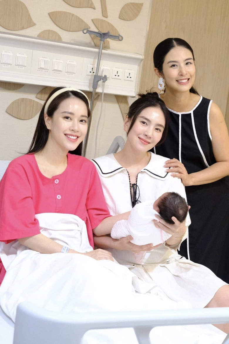 Mai Ngọc và Ngọc Hân đến thăm MC Ngô Mai Phương khi cô sinh con thứ 2.