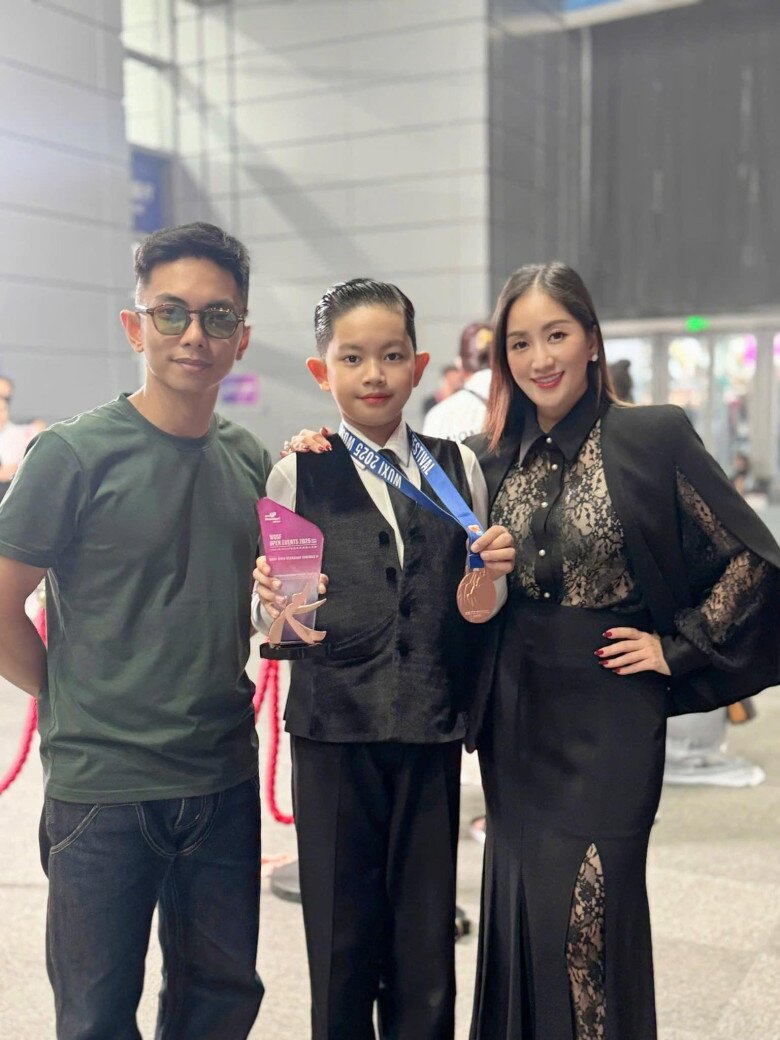 Kubi bộc lộ năng khiếu từ nhỏ nên được bố mẹ đầu tư cho việc học dancesport.