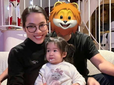 Á hậu Hoàng My hiếm hoi chia sẻ khoảnh khắc chồng bên con gái, chân dung ông xã Việt kiều vẫn là điều bí mật