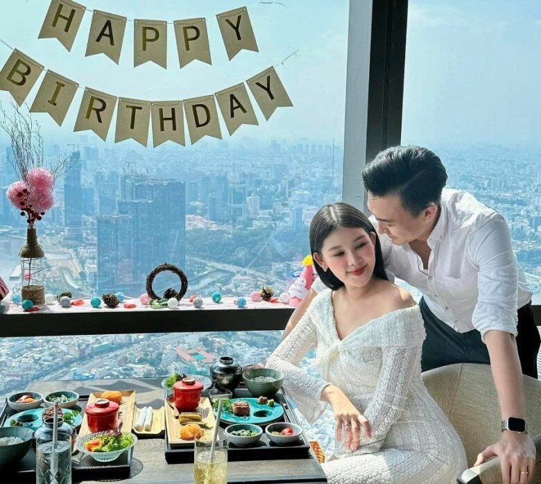 Người đẹp được chồng tặng căn nhà mới ở tuổi 29.