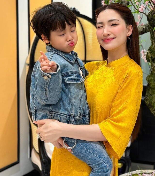 Hòa Minzy hiện là mẹ đơn thân của cậu bé Bo.