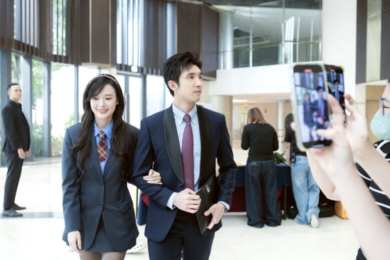 Cặp đôi được ví như bước ra từ truyện ngôn tình vì quá đẹp đôi.