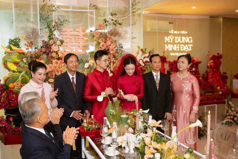 Midu được gia đình chồng chăm sóc, trân trọng trong lễ cưới.