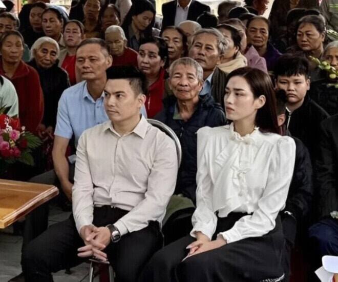 Nàng hậu đồng hành cùng gia đình chồng trong chuyến đi về Quảng Trị.