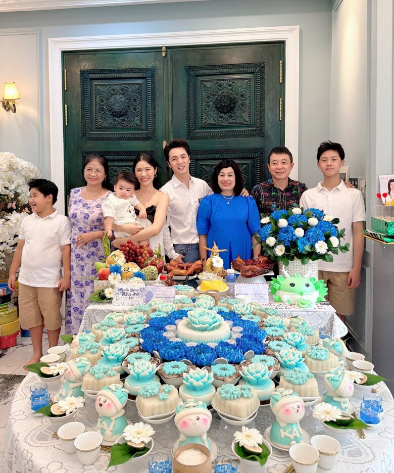 Sao Việt 24h: Bé Bo nhà Hòa Minzy 6 tuổi đăng status hút gần 200.000 like, trầm ngâm vì amp;#34;3 năm chưa trả lời hết commentamp;#34; - 12