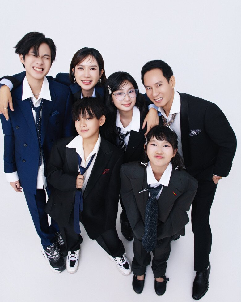 Sao Việt 24h: Grammy con gái Gia Bảo và Thanh Hiền chụp ảnh ở trường cũng thành amp;#34;cực phẩmamp;#34;, đẹp trong trẻo ở tuổi 11 - 6