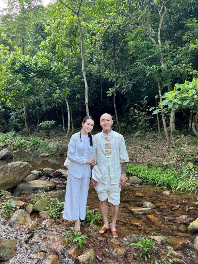 Sao Việt 24h: BTV Hoài Anh khoe dung mạo xinh đẹp, trẻ trung ở tuổi U50, được khen không khác gì thời dẫn Thời sự VTV - 7