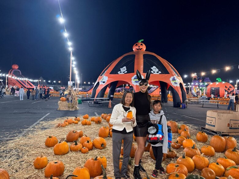 Sao Việt 24h: Con gái lớn nhà Ông Cao Thắng hóa búp bê Barbie trong tiệc sinh nhật 5 tuổi, nắm chặt tay em ruột - 14