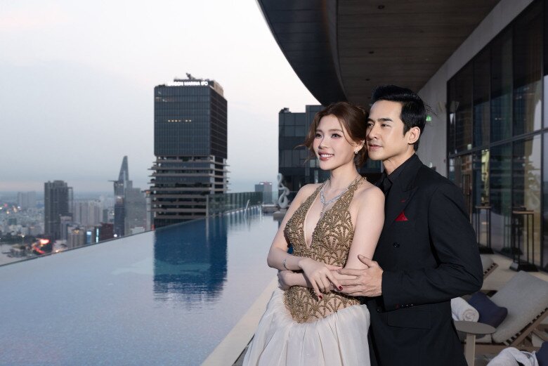 Sao Việt 24h: Con gái MC Quyền Linh khoe vẻ quyến rũ, thả thính cực mượt, sẵn sàng amp;#34;dìmamp;#34; bản thân để amp;#34;an ủiamp;#34; khán giả - 10
